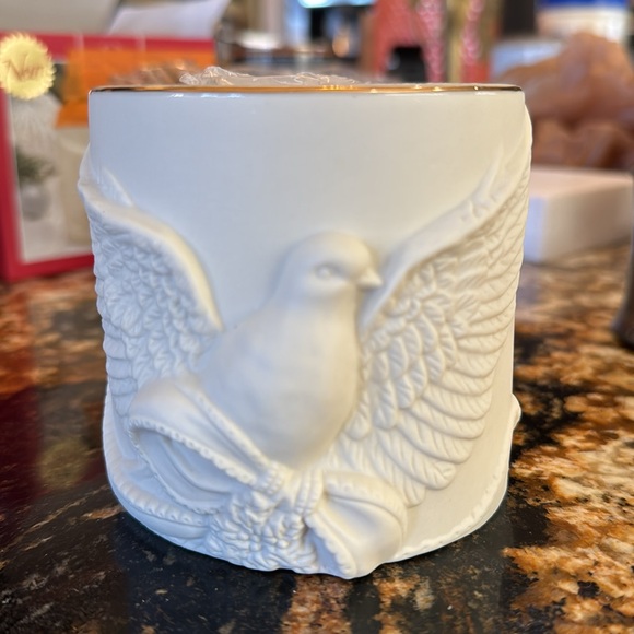 Lenox Cream Dove Tea light Candle Holder - Picture 1 of 7